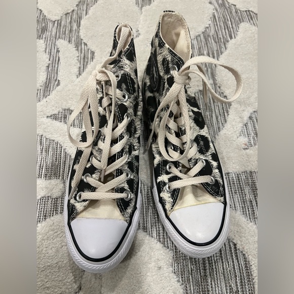 Worn once! Like brand-new! High-top Converse - Picture 2 of 4